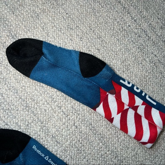 American flag socks - mid calf. Fits approx womens’ size 6-10 - Picture 5 of 5